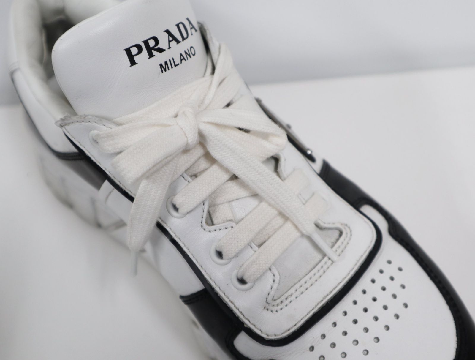 プラダ PRADA ダウンタウン レザー スニーカー 2EE378 サイズ8