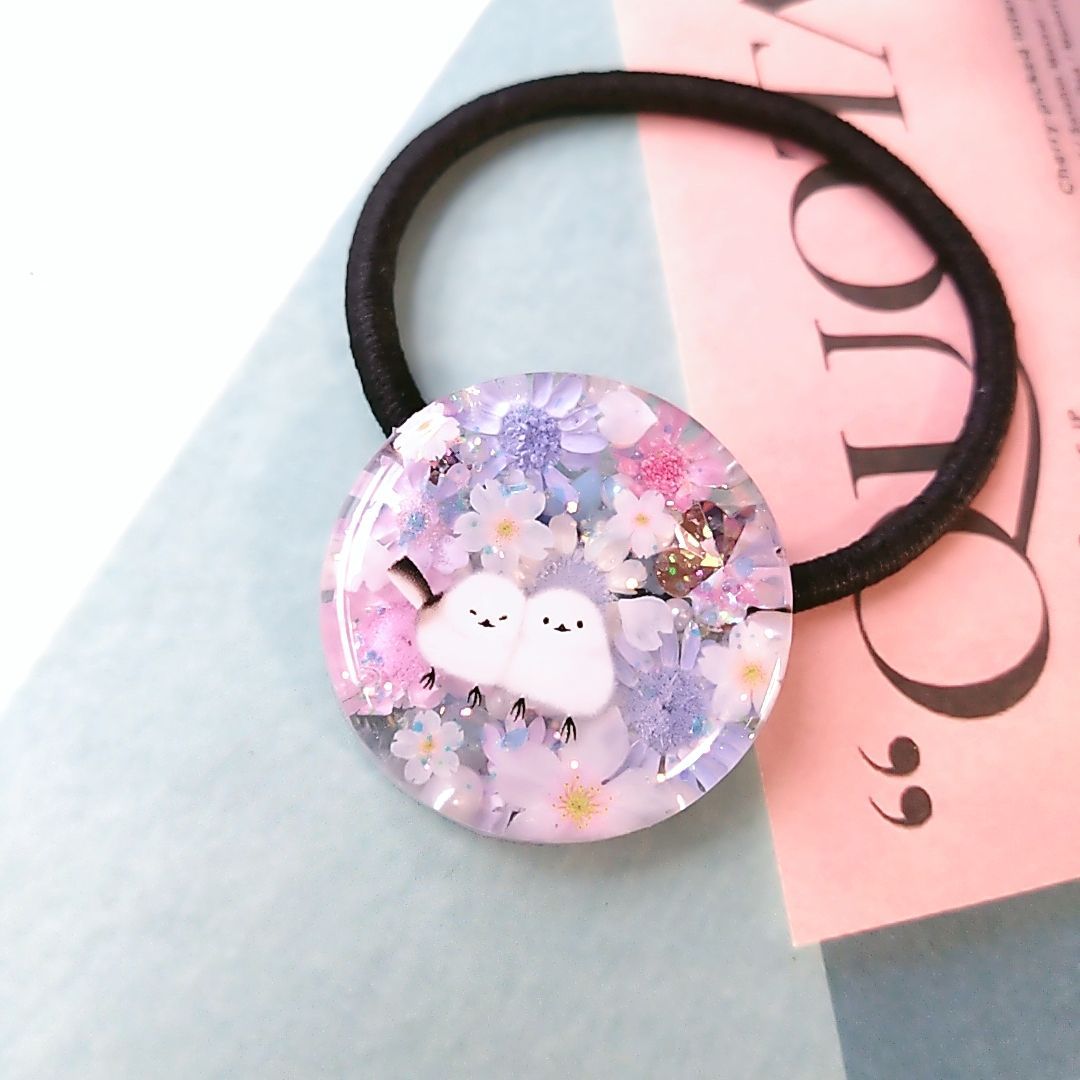 No.2202 桜とシマエナガ レジンヘアゴム - メルカリ