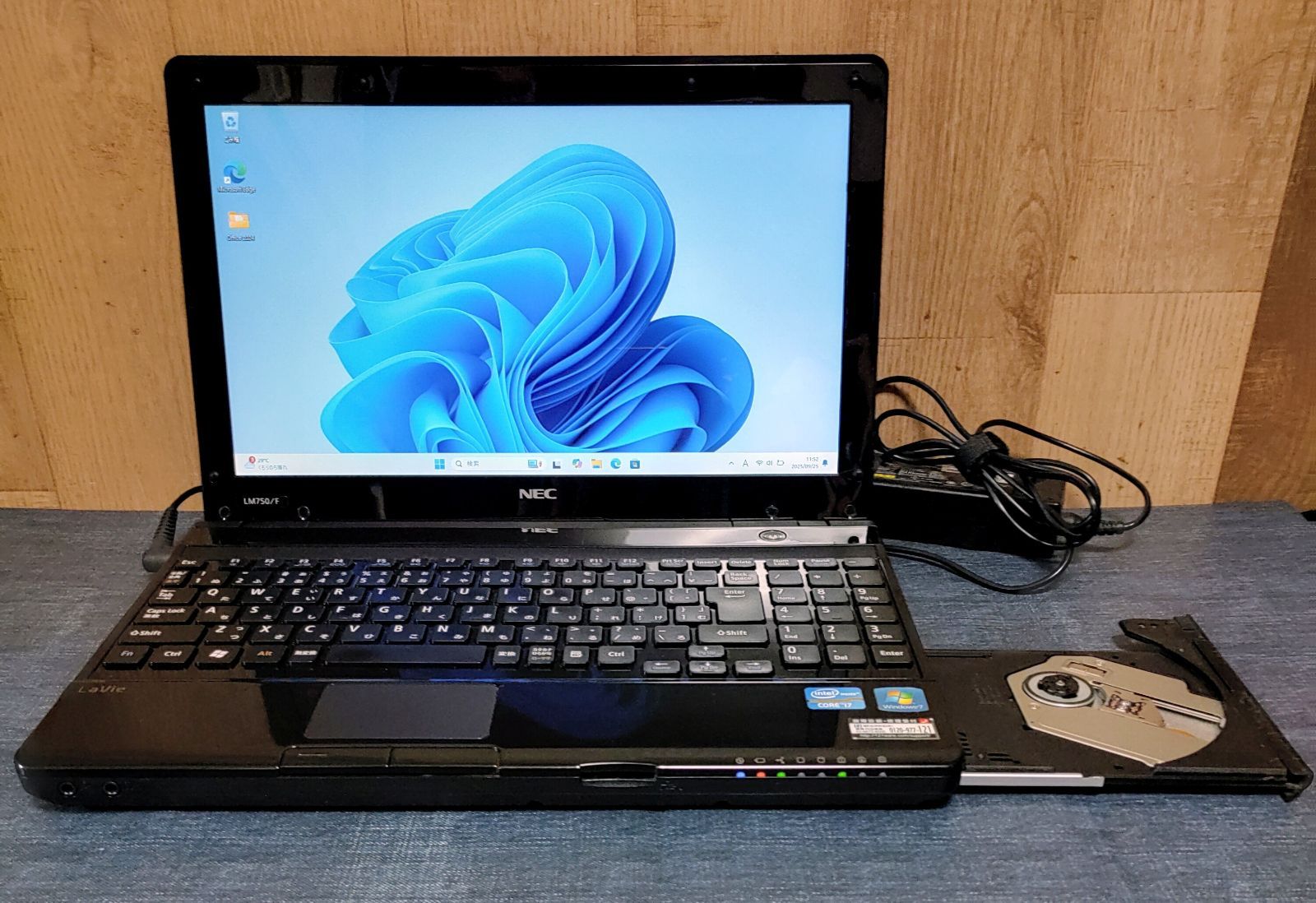 NEC LaVie Corei7 メモリ8GB SSD256GB ブルーレイ対応 小型 管理番号 M112