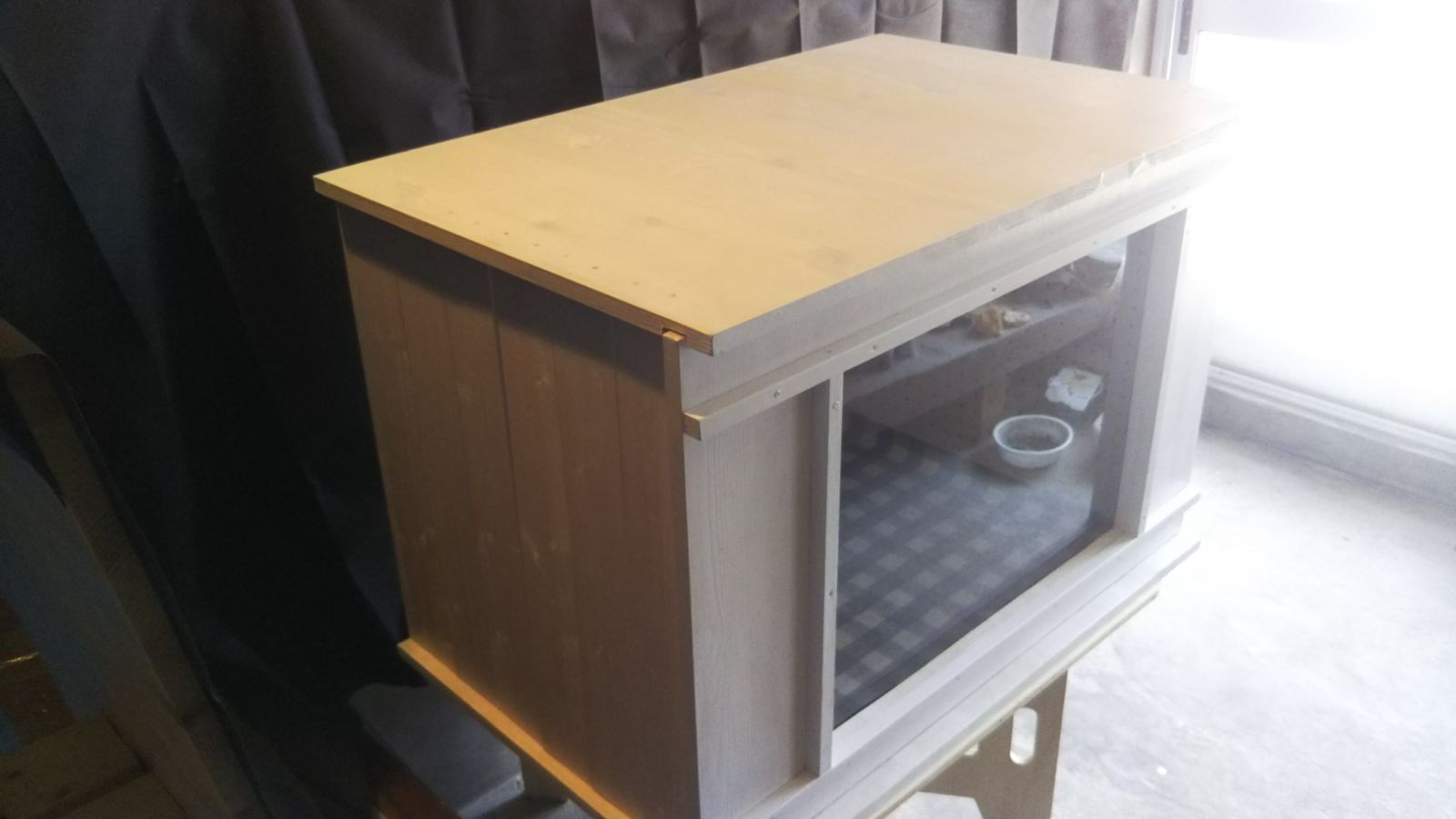 犬小屋 防音 換気扇付 ホワイト