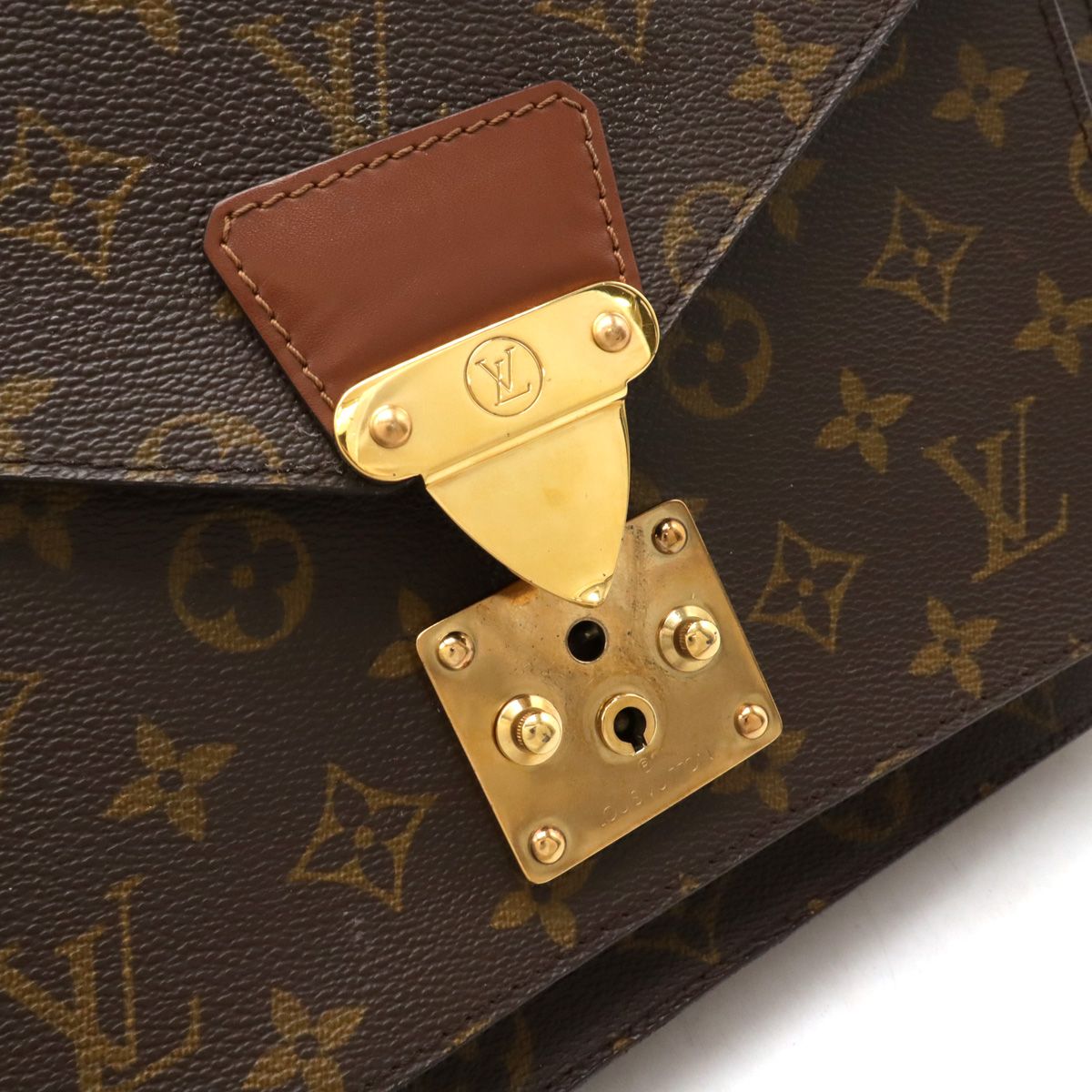 VUITTON
