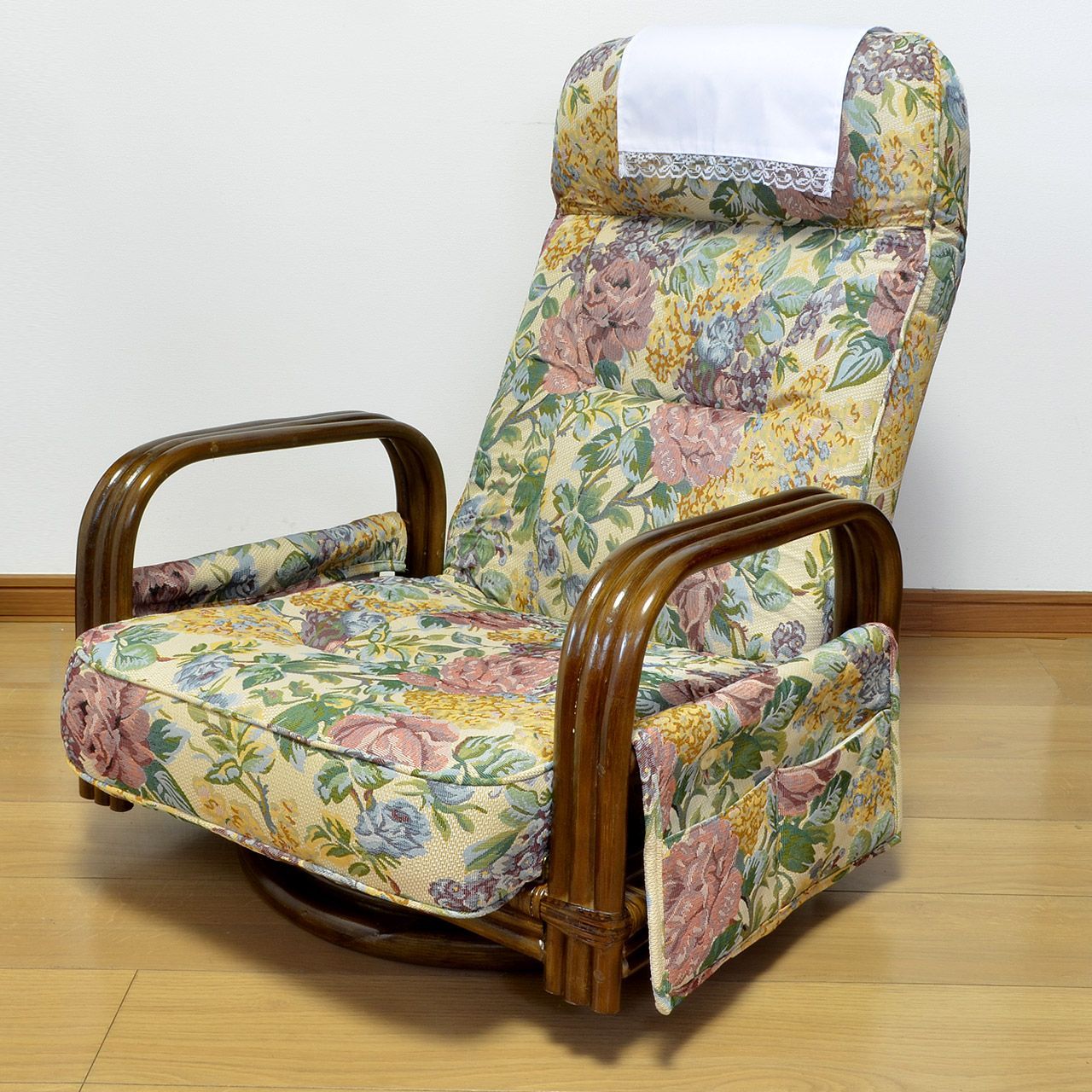 ヘッドリクライニング付 ラタン回転リクライニングチェア 花柄