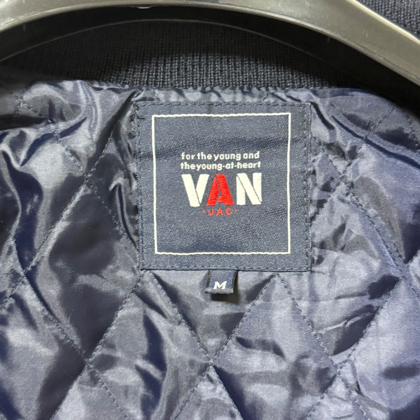 スタジャン セミデコ