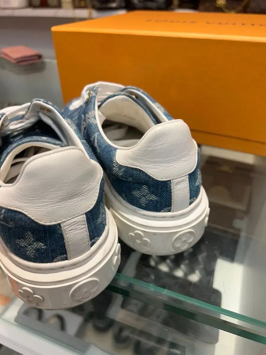 Louis Vuitton お洒落な☆タイムアウトスニーカー☆ モノグラム LOUIS VUITTON ルイヴィトン モノグラム スニーカー