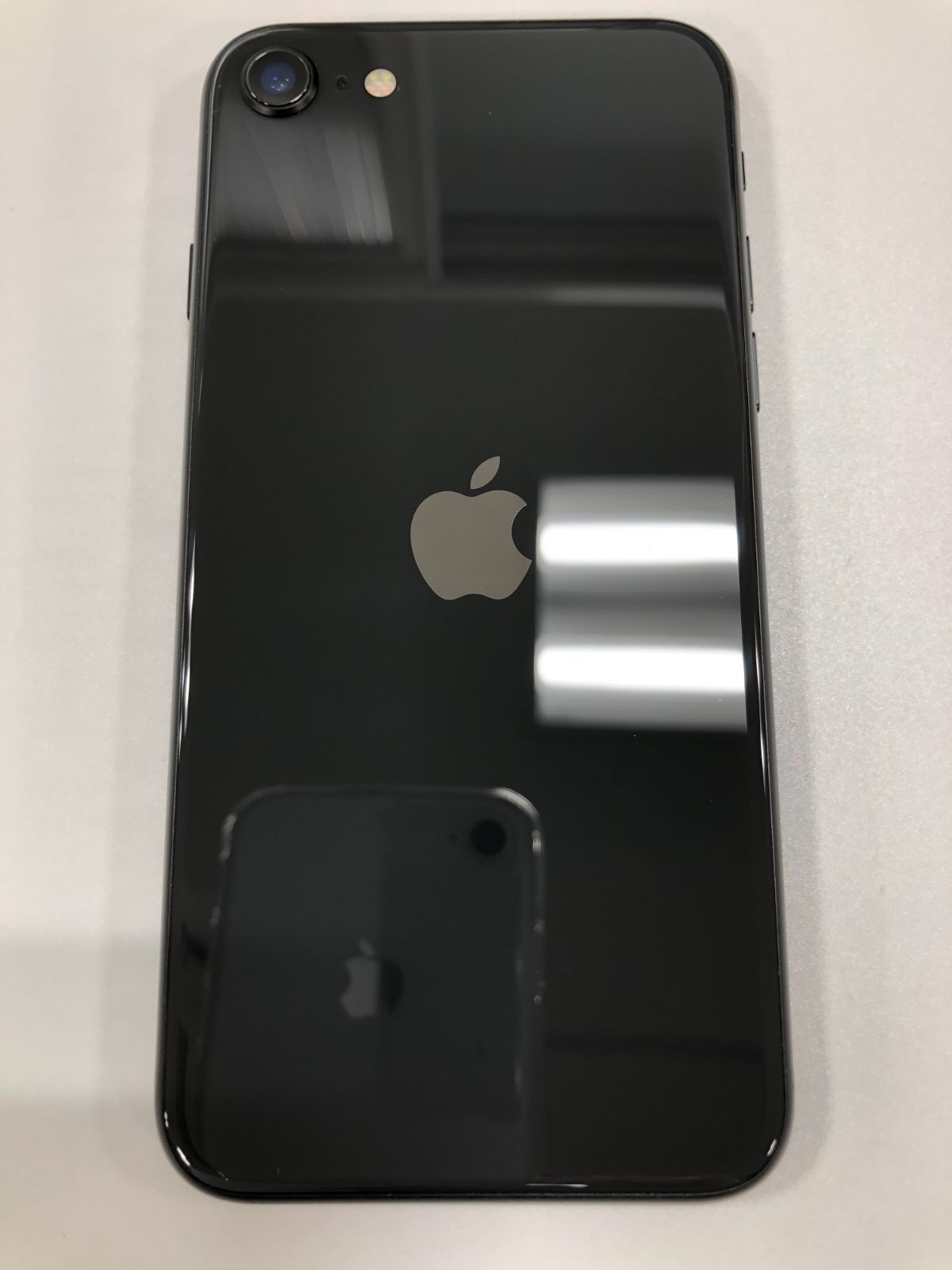 【中古・美品】iPhone SE 第2世代 (SE2) 64GB ブラック バッテリー94％△SIMフリー