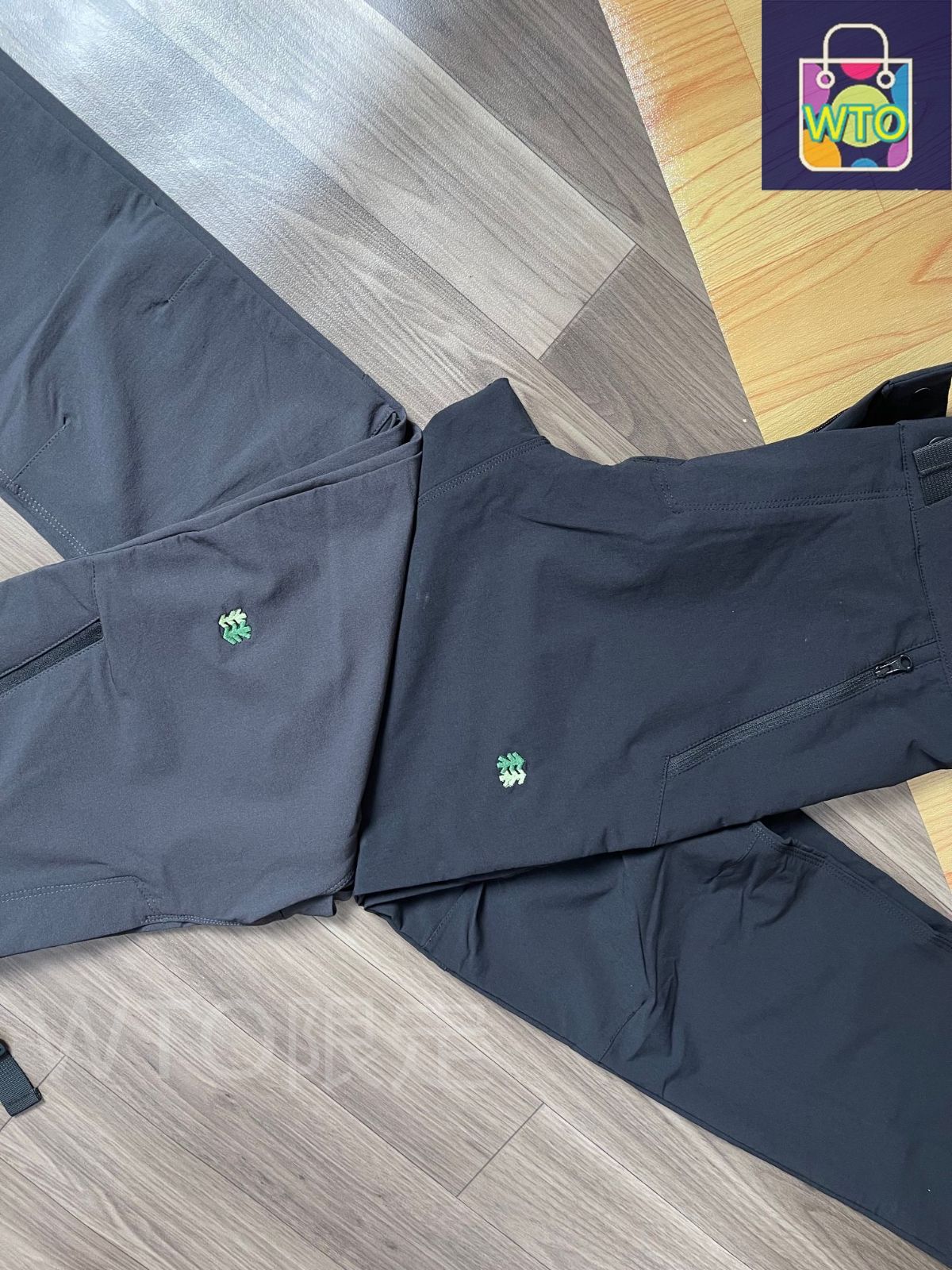  コロンスポーツ KOLON SPORT ハイキングとキャンプ用 男性のアウトドアスポーツ用 通気性と速乾性のあるソフトシェル ヘビーワーク刺繍の長パンツ WTO輸入1 Tシャツ アパレル キャラクターグッズ