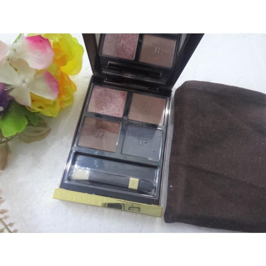 値下げ！【新品】TOM FORD アイカラークォード ホワイトスエード ☆限定品 TOM FORD トムフォード アイ カラー クォード ホワイト