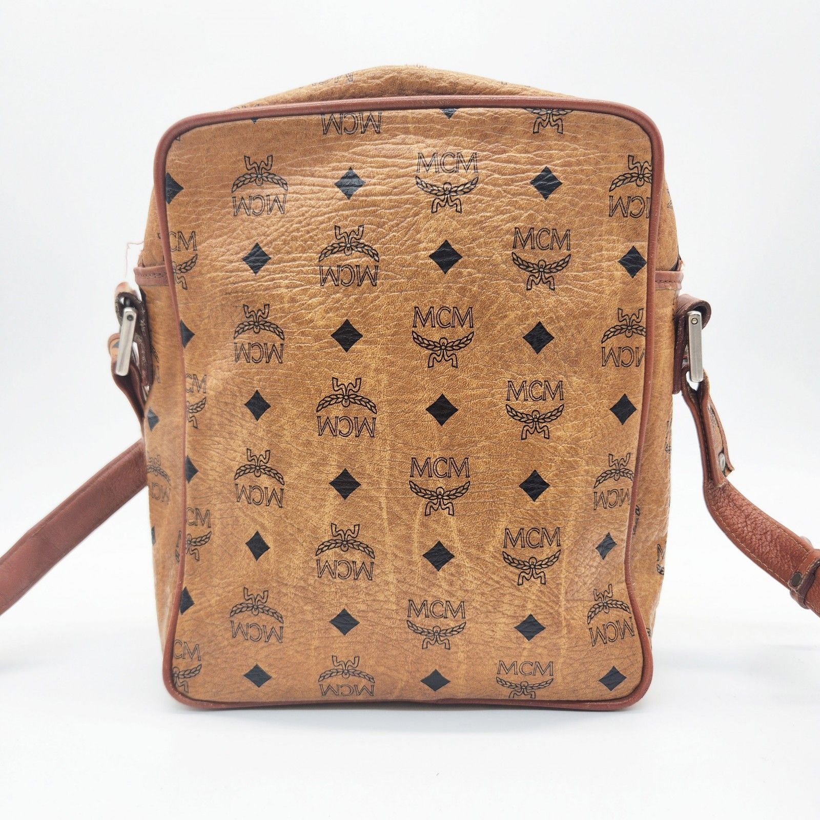 【美品】MCM クロスボディ - ヴィセトス ✨美品✨MCM エムシーエム クロスボディバッグ ショルダー