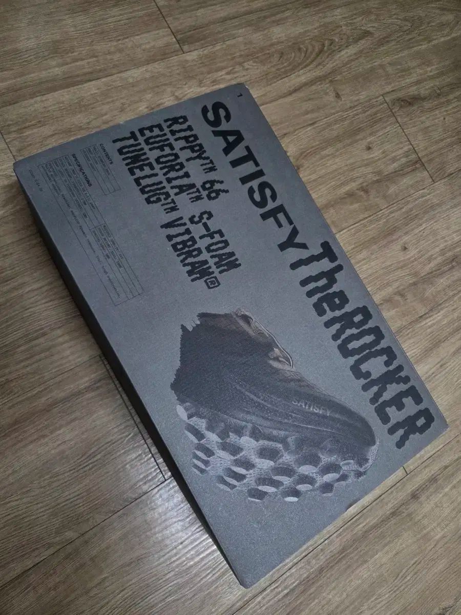 SATISFY The Rocker ランニングシューズ