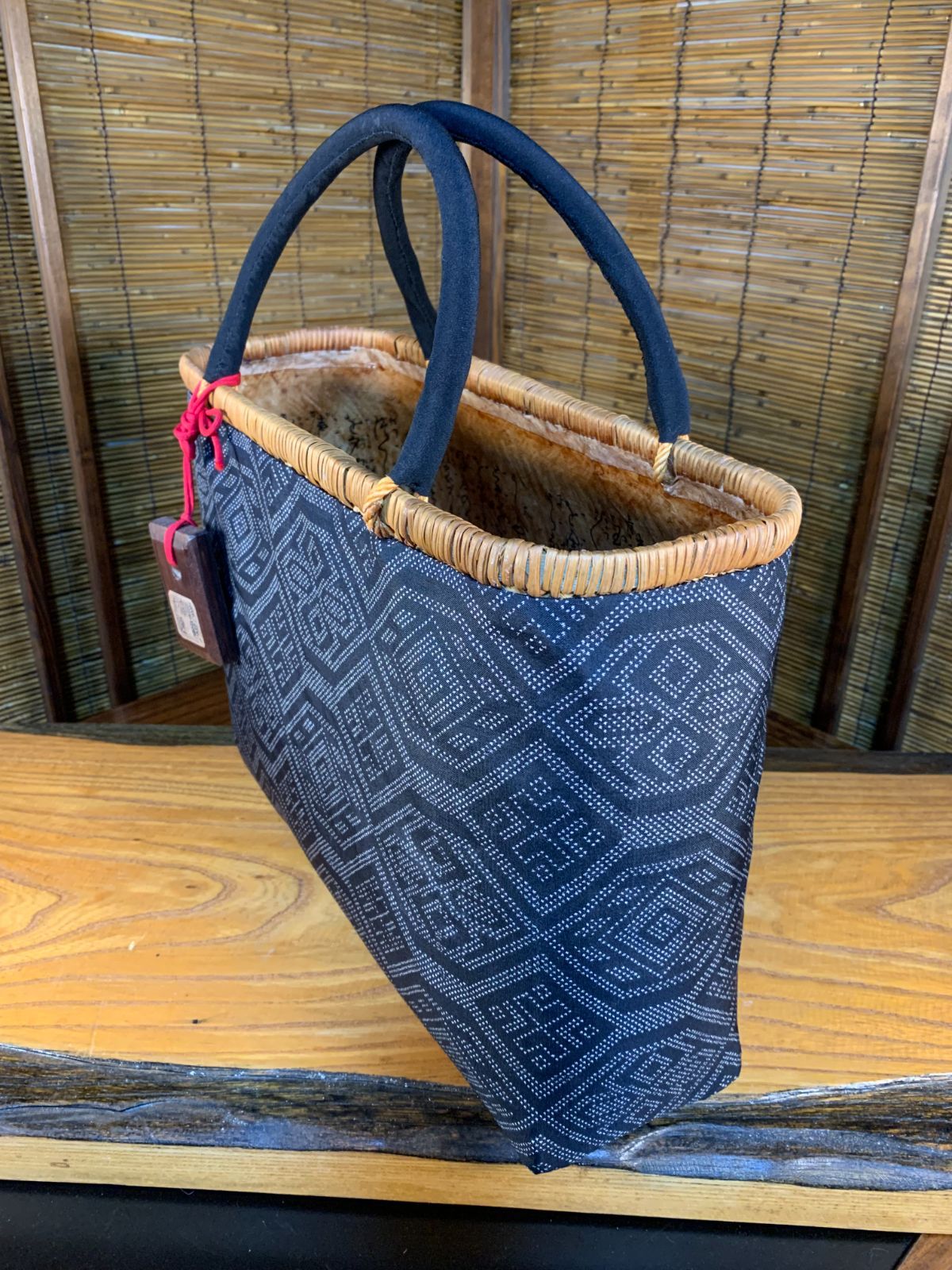 筒書き　藍染め　■一閑張り■　かごバッグ 筒書き 藍染め 一閑張り かごバッグ かごバック 一閑張り 藍型染