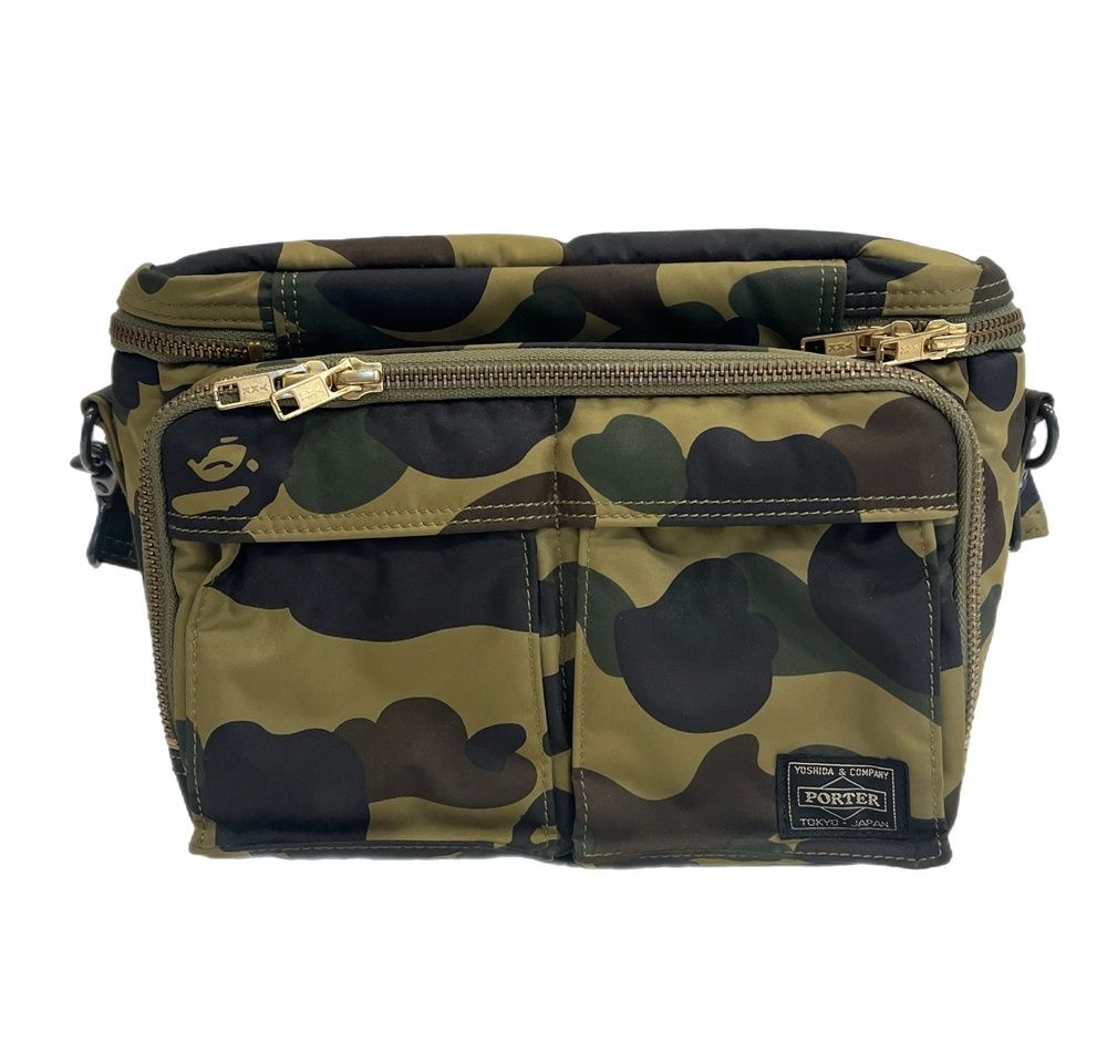 ア ベイシング エイプ A BATHING APE ×ポーター PORTER 1ST CAMO CAMERA BAG サルカモ ファーストカモ 6873-182-204 バッグ メンズバッグ ショルダーバッグ メッセンジャーバッグ カーキ 101bag-180