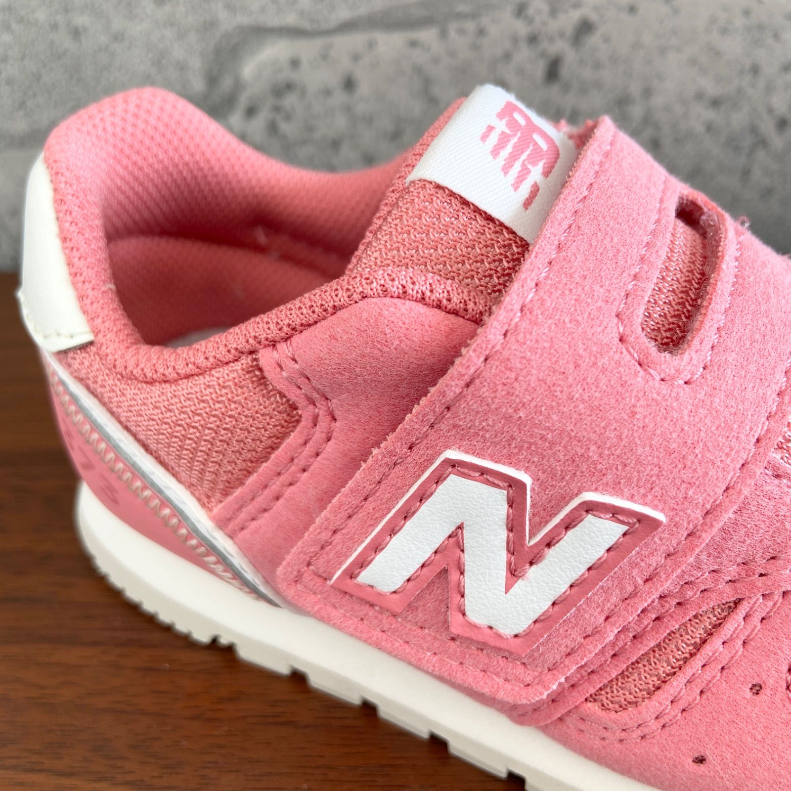【新品】15センチ ピンク ニューバランス スニーカー キッズ