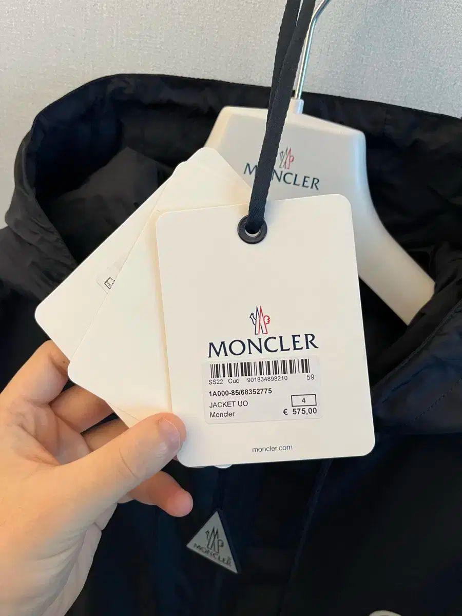 新品 4 21 22SS MONCLER(モンクレール) HATTAB レインジャケット