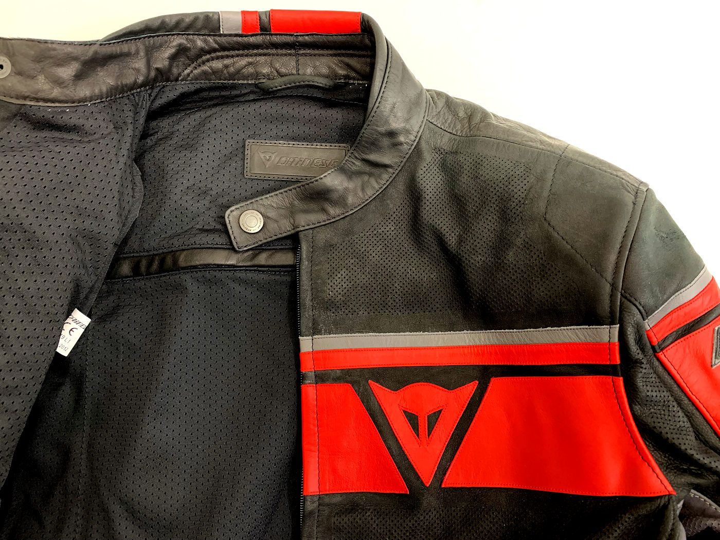 Dainese BLACKJACK PERFORATED（パンチング穴あき） レザー