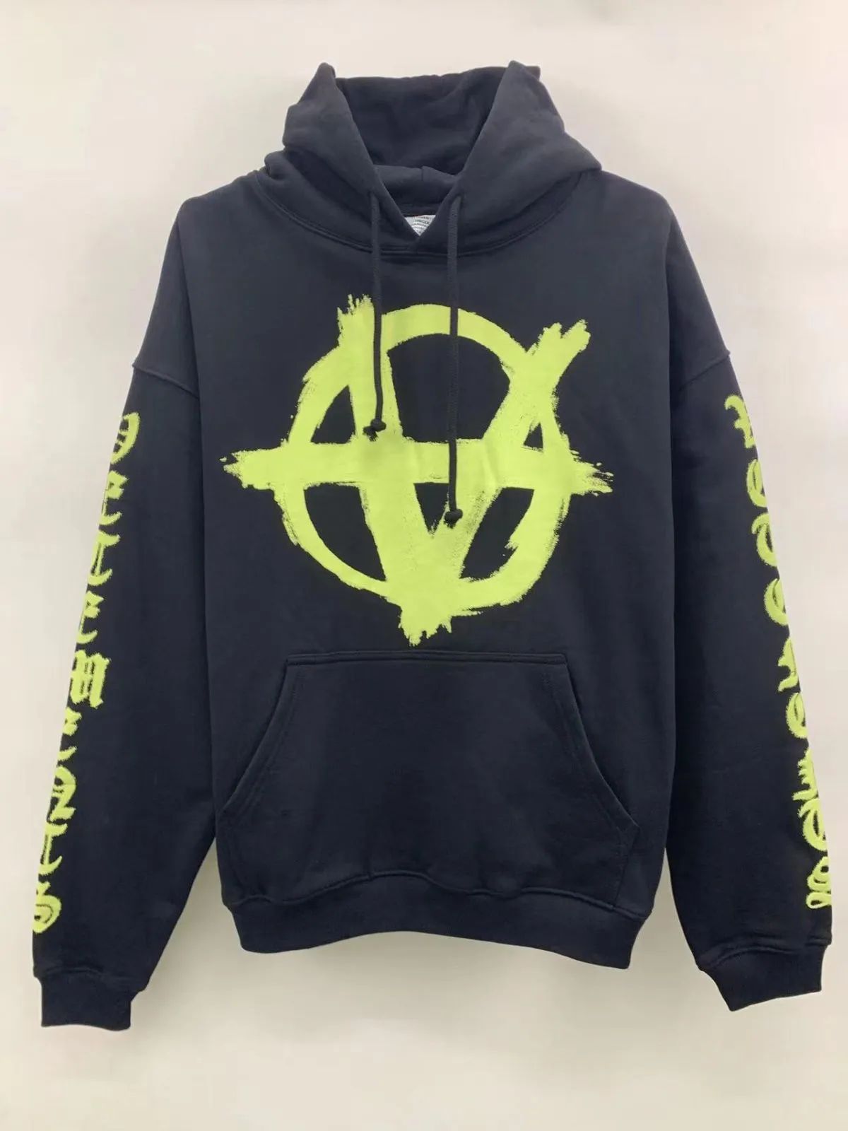 クーポン有】定番アイテム◇ヴェトモンVETEMENTS◇Double Anarchy ペイントロゴ パーカー/フーディー ユニセックス着用可 -  メルカリ