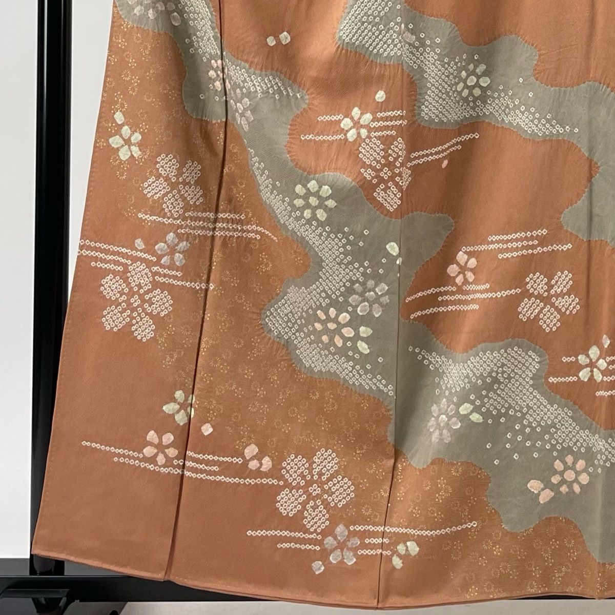 訪問着 身丈162cm 裄丈67.5cm L 袷 桜 波 金彩 絞り 茜色 正絹 名品  