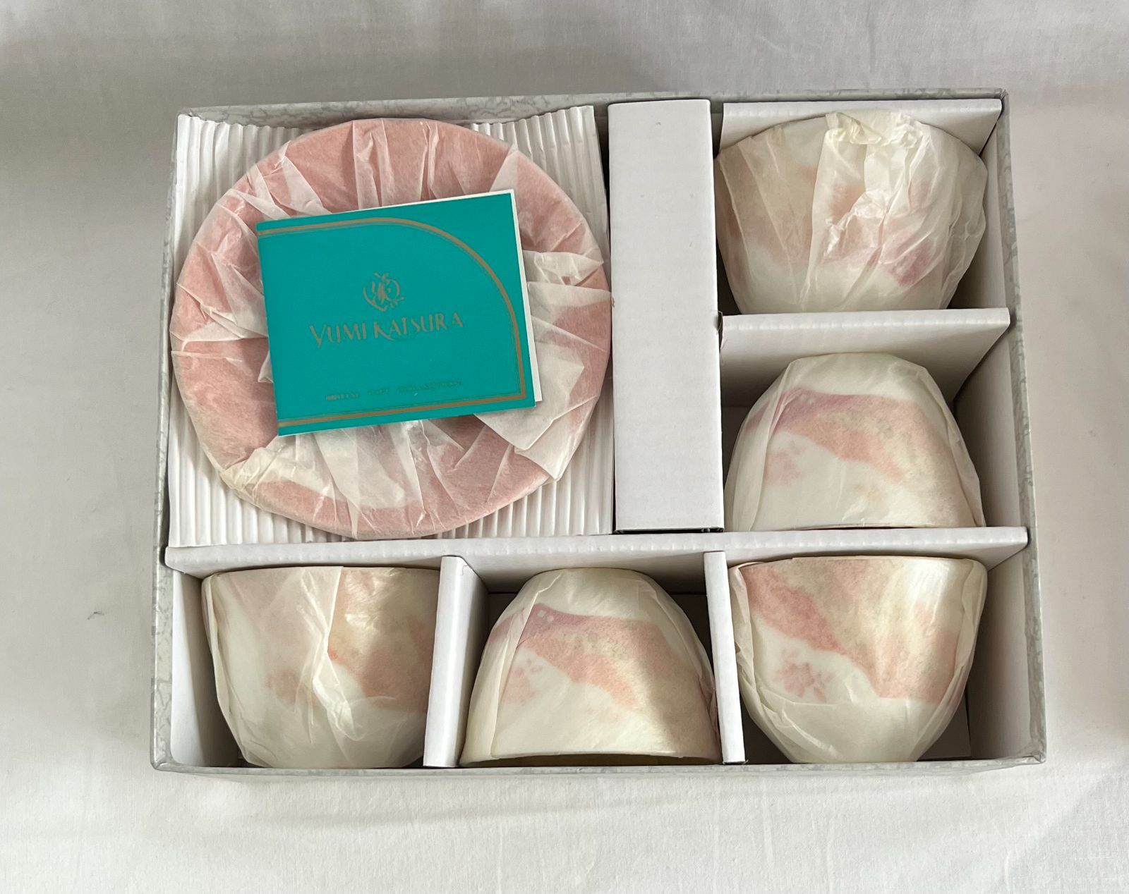 桂由美 創作華窯 YAMAKA No. KY-6030 綾がさね 茶菓揃】の皿・カップ 桂由美 創作華窯 YAMAKA No. KY-6030 綾がさね 茶菓揃】の皿・カップ