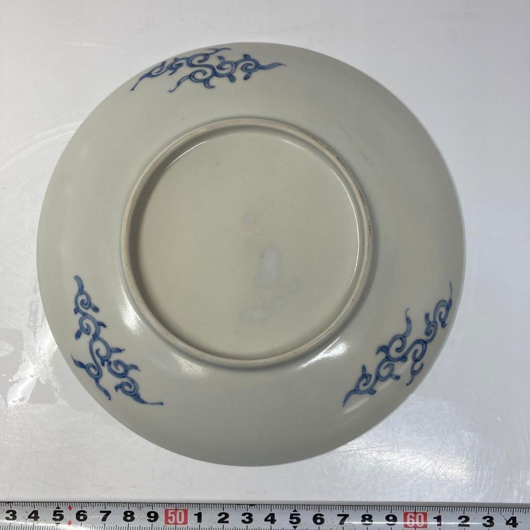 古伊万里　染付上手鯉の図中皿　木箱付　直径18.7㎝　東Y5-1030④タサオ 古伊万里 染付上手鯉の図中皿 木箱付 直径18.7㎝ 東Y5-1030④