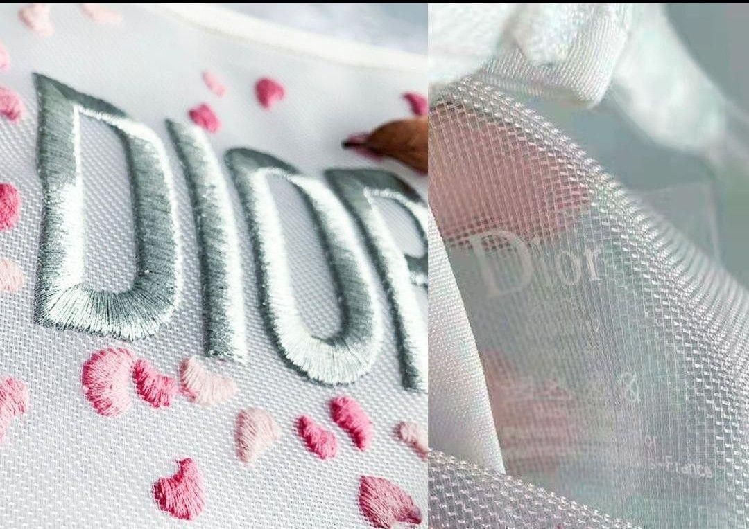 新品 Dior ディオール ノベルティ 刺繍メッシュ ポーチ - ファッション小物