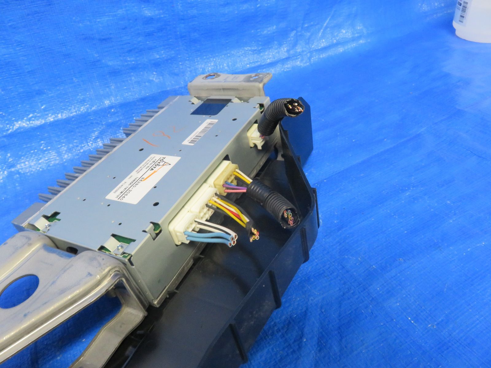 トヨタ GRS203 クラウン純正オーディオアンプ 86280-30560 トヨタ GRS203 クラウン純正オーディオアンプ 86280-30560
