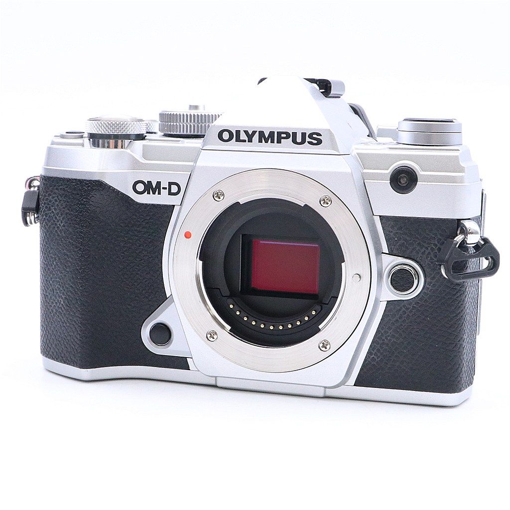  並品 Olympus OM-D E-M 5 Mark III シルバー 6399 デジタルカメラ カメラ
