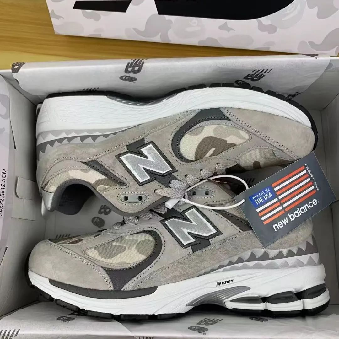 ニューバランスA BATHING APE x New Balance NB 2002Rスニーカーu401 R3633 - メルカリ