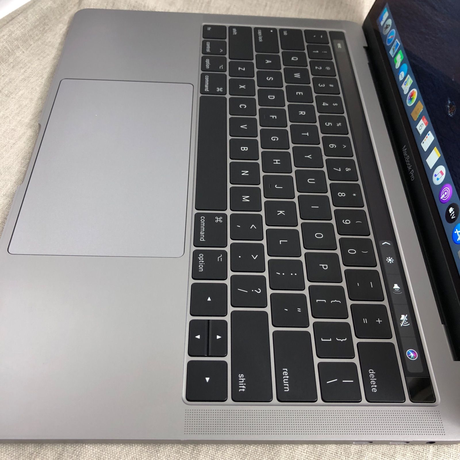 本体のみ】Apple MacBook Pro (13-inch, 2017, Thunderbolt 3ポートx 4)【i5・16GB・512GB】  A1706 EMC3163/LT-231917（168890） - メルカリ