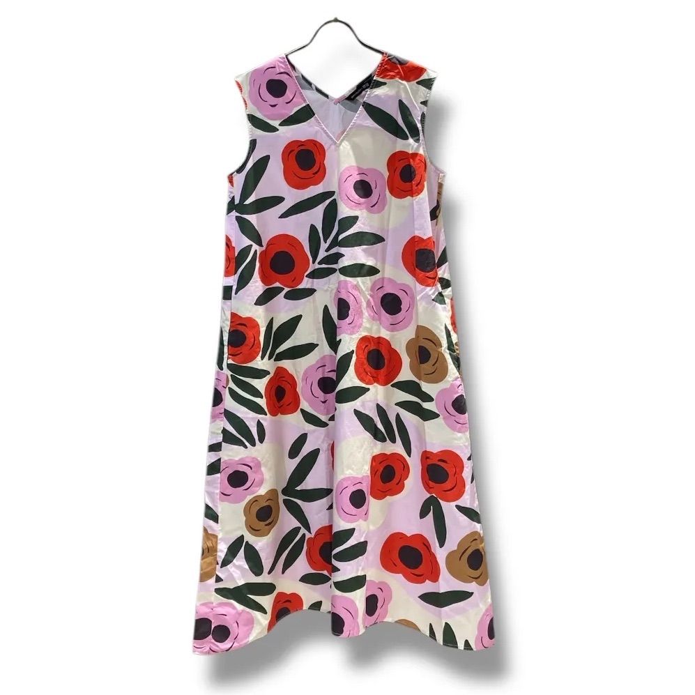 新品 未使用 タグ付き UNIQLO by marimekko ユニクロバイマリメッコ V  