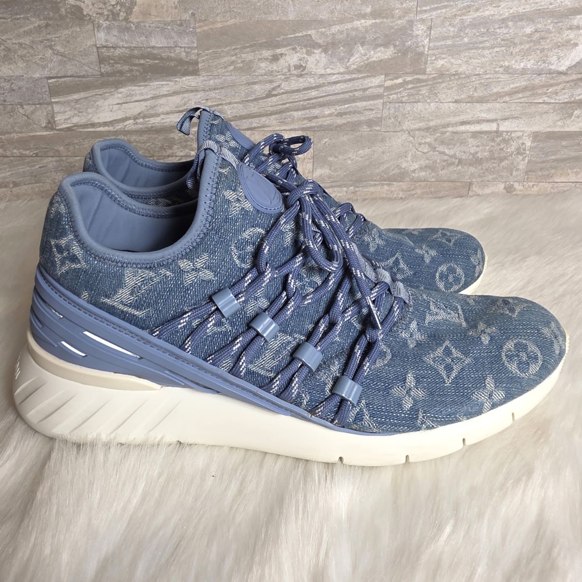 LOUIS VUITTON モノグラム スニーカー LOUIS VUITTON ルイヴィトン ローカット モノグラムデニム ファスト