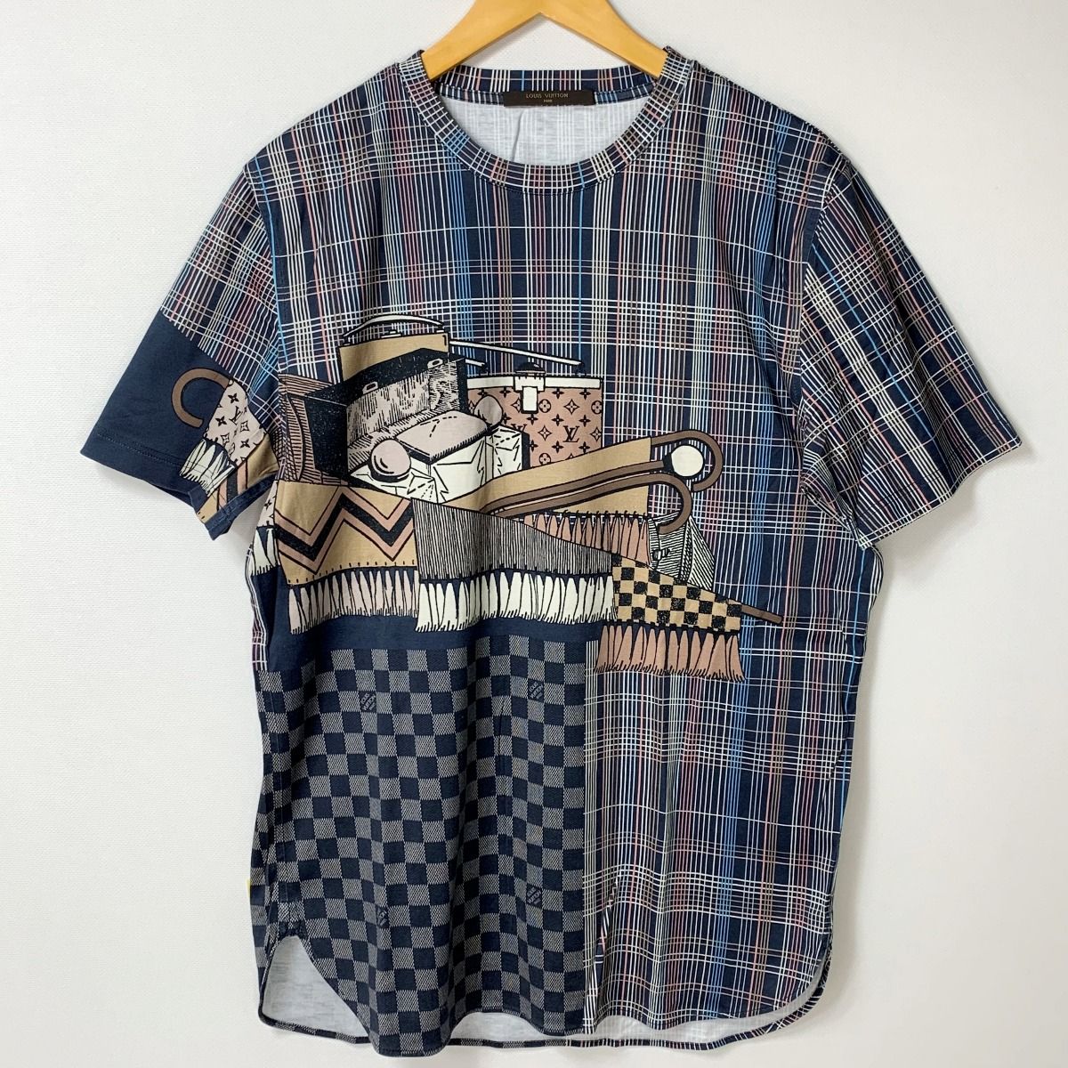 送料無料，SALE ☆☆ LOUIS VUITTON ルイヴィトン RM172 DPD HDY77W ネイビー メンズ衣料 Tシャツ 傷や汚れあり