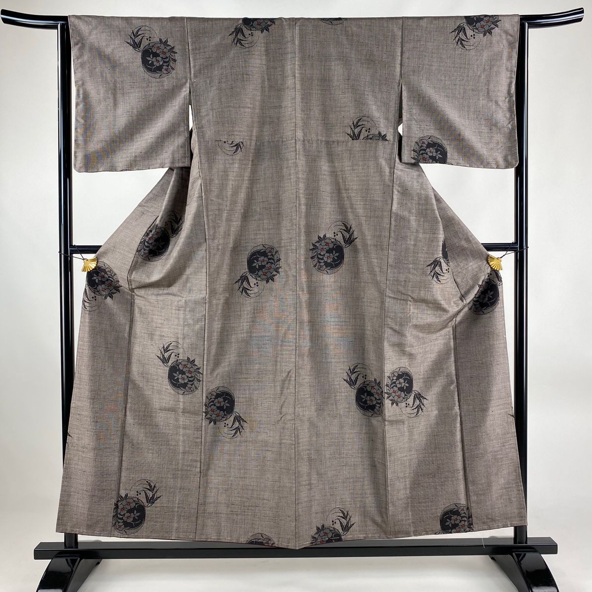 紬 身丈156cm 裄丈64cm M 袷 花丸文 茶色 正絹 美品 秀品 【中古  