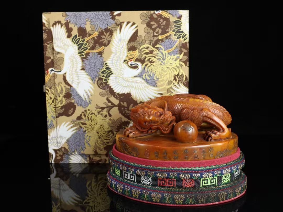 田黄石　中国時代の置物　貴重品　激安骨董品　博物館共箱 DE214B5-4 田黄石 中国時代の置物 貴重品 激安骨董品 博物館共箱 DE214B5-4