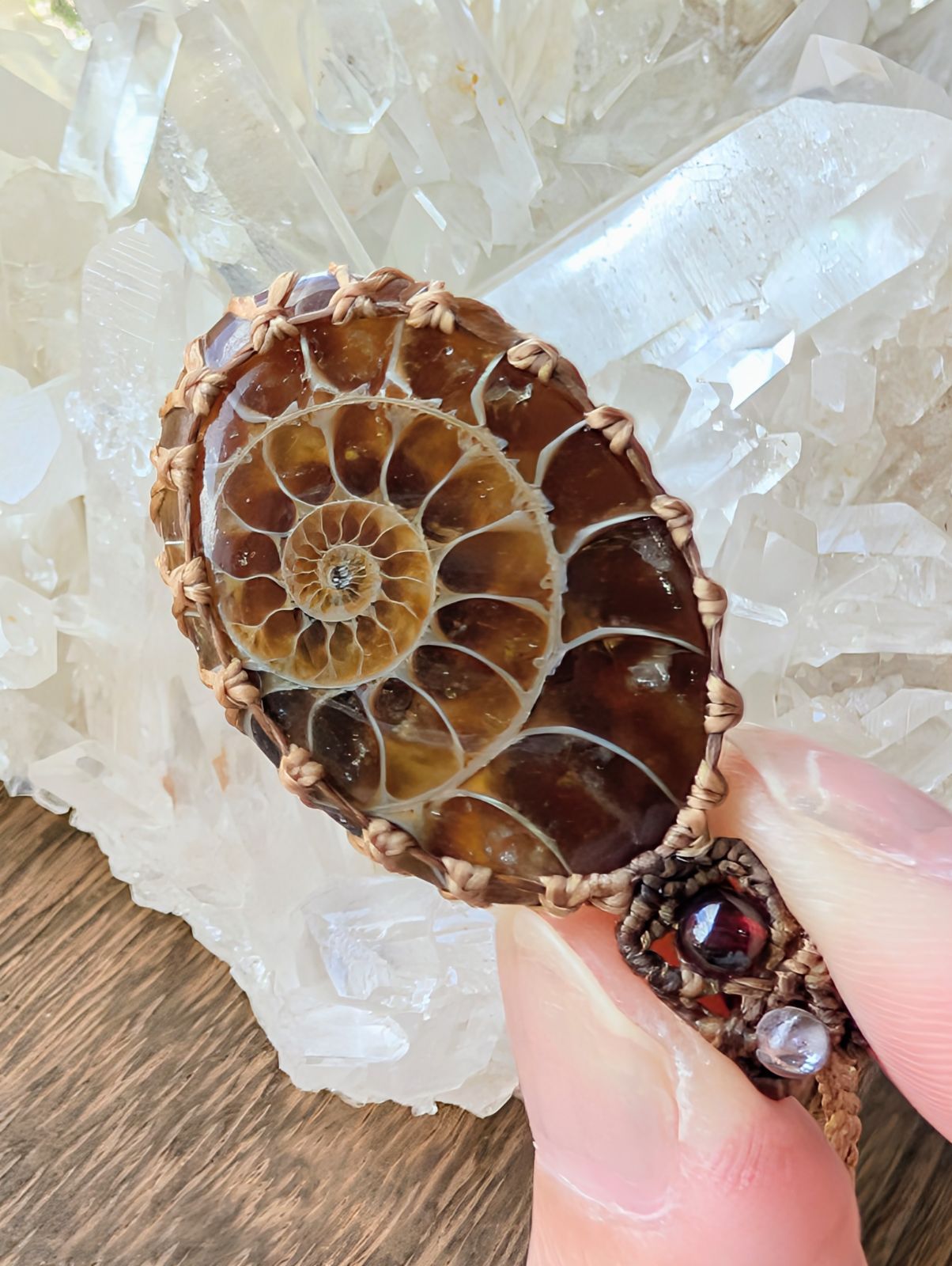 マクラメ編みネックレス