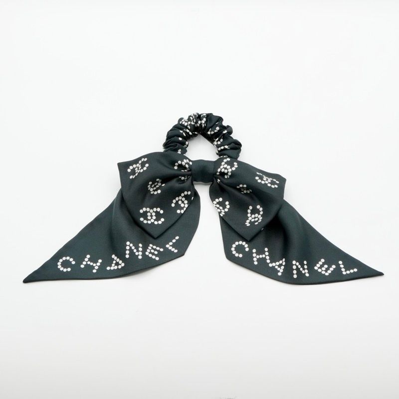 シャネル　ヘアアクセサリー　ダブルシャネルロゴ　ヘアゴム　ブラック シャネル CHANEL ヘアアクセサリー シルク ブラック ホワイト