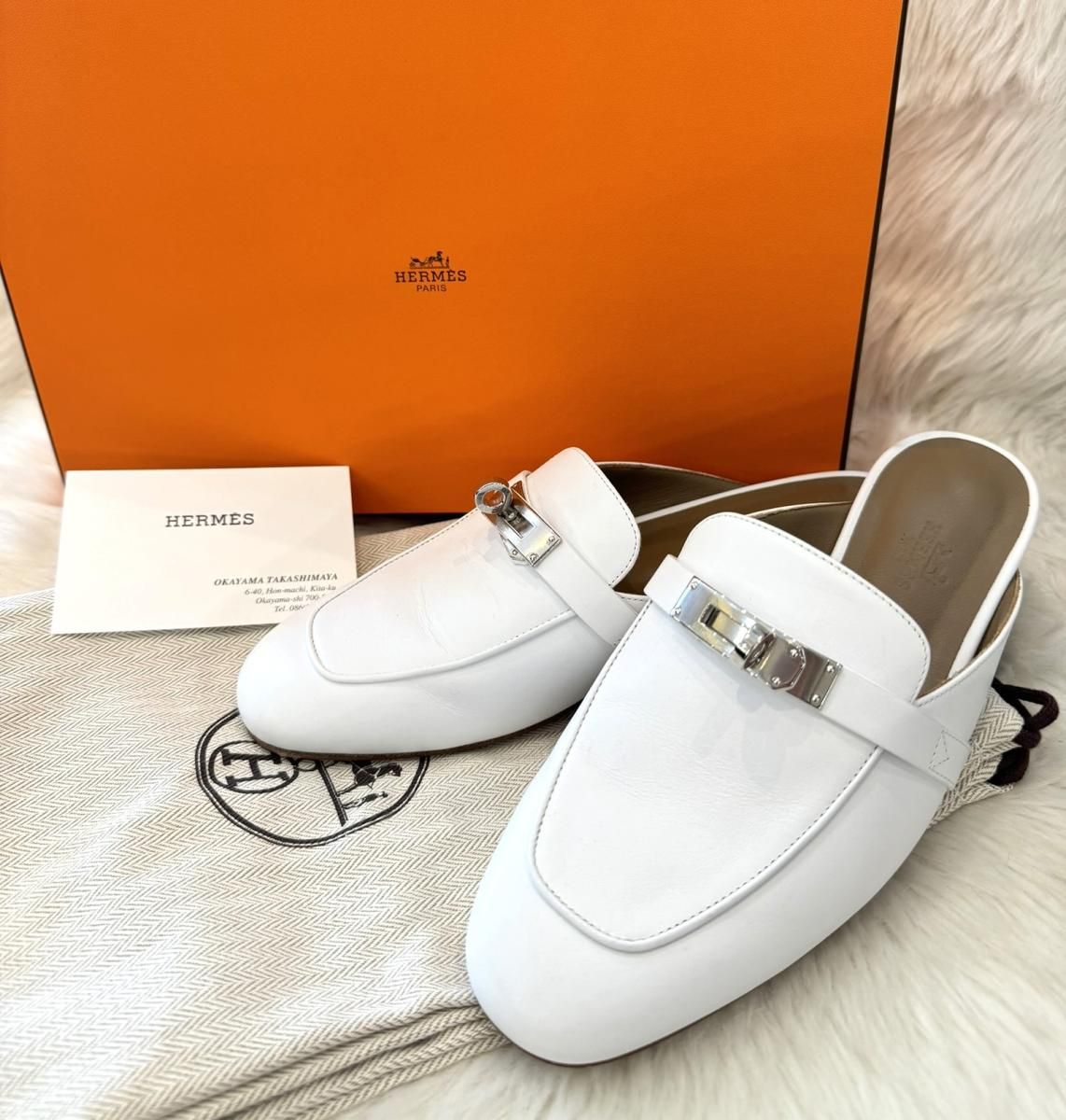 中古】 HERMES （エルメス） ｵｽﾞ ﾐｭｰﾙ 靴 ﾚﾃﾞｨｰｽ White フラット ｻﾝﾀﾞﾙ ケリー金具 OZ ホワイト×シルバー 23㎝  - メルカリ