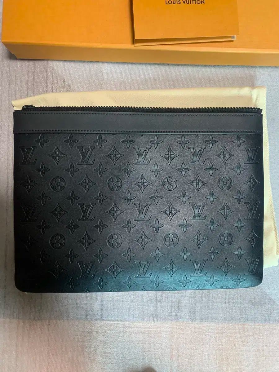 【極美品】MONCLER クラッチバッグ カモフラ 迷彩柄 iPadケース 極美品】MONCLER クラッチバッグ カモフラ 迷彩柄 iPadケース