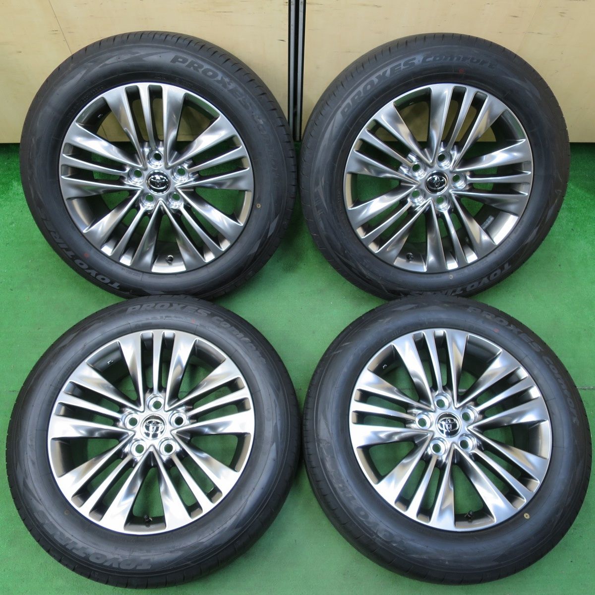 送料無料* 新車外し！24年☆トヨタ 40系 アルファード Z 純正 225/60R18