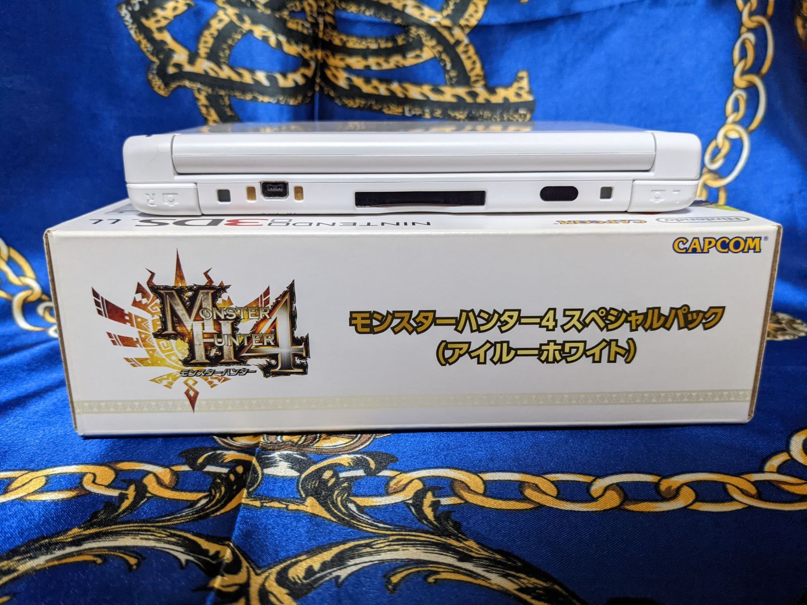 3DS LL モンスターハンター４ スペシャルパック（アイルーホワイト