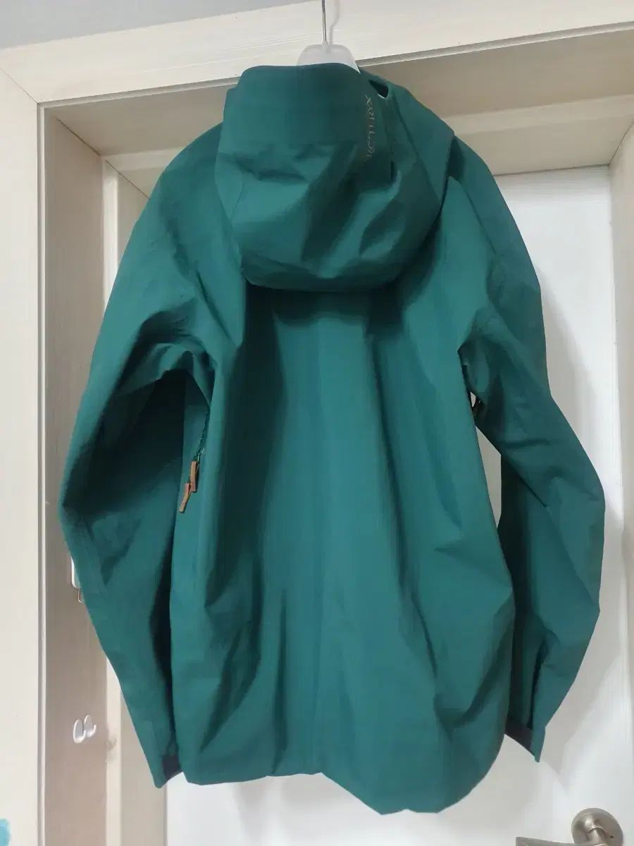 ウィンドブレーカー