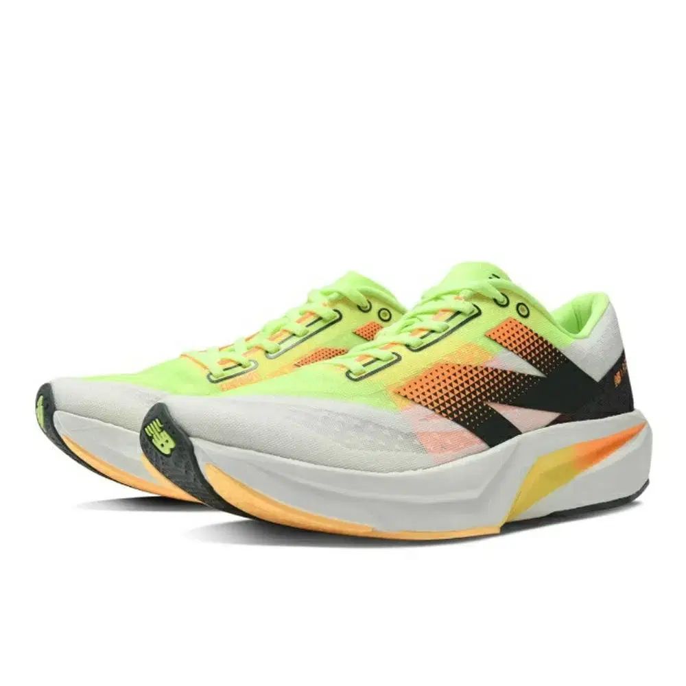 New Balance ニューバランス フューエルセル レベル v4 rebel