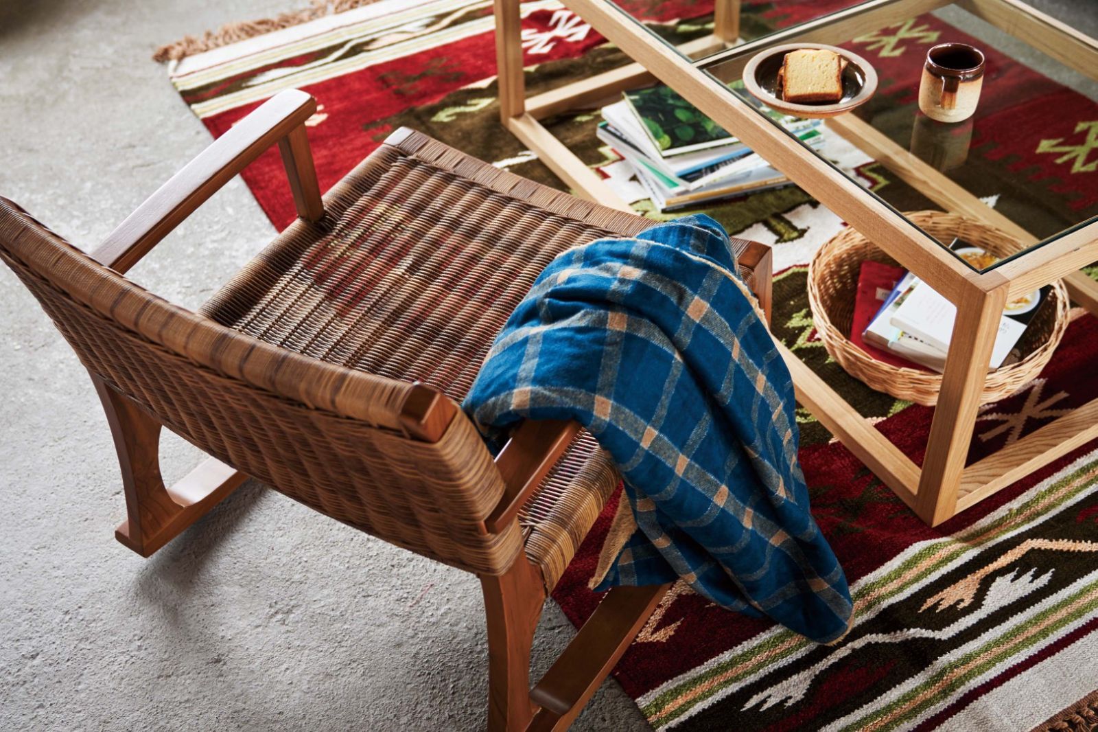 ロッキングチェア 天然木(チーク) 天然ラタン(籐製) スチール脚 - メルカリ