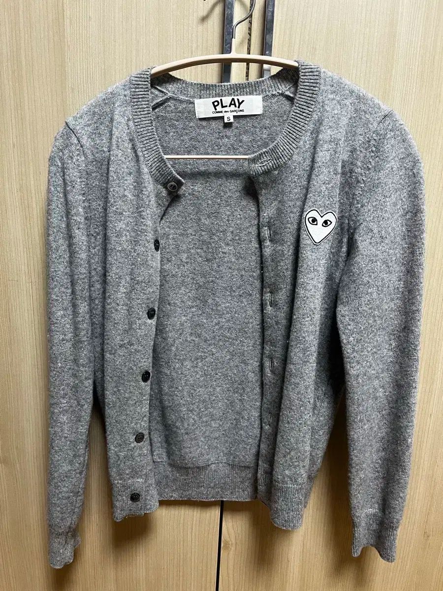 コム デ ギャルソン PLAY カーディガン S グレー