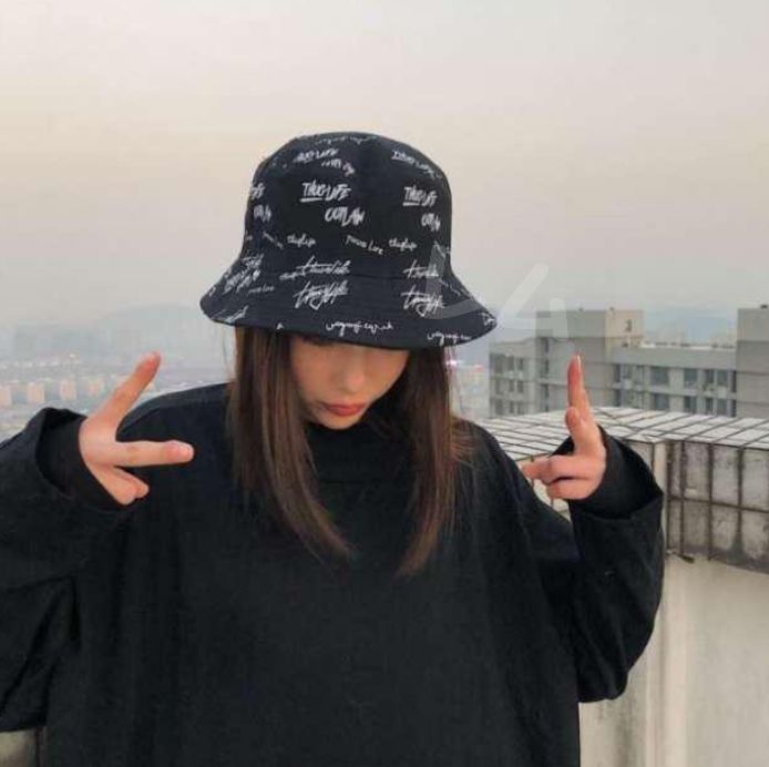 バケットハット　黒　リバーシブル帽子　ストリート　ロゴ　レディース　メンズ　韓国