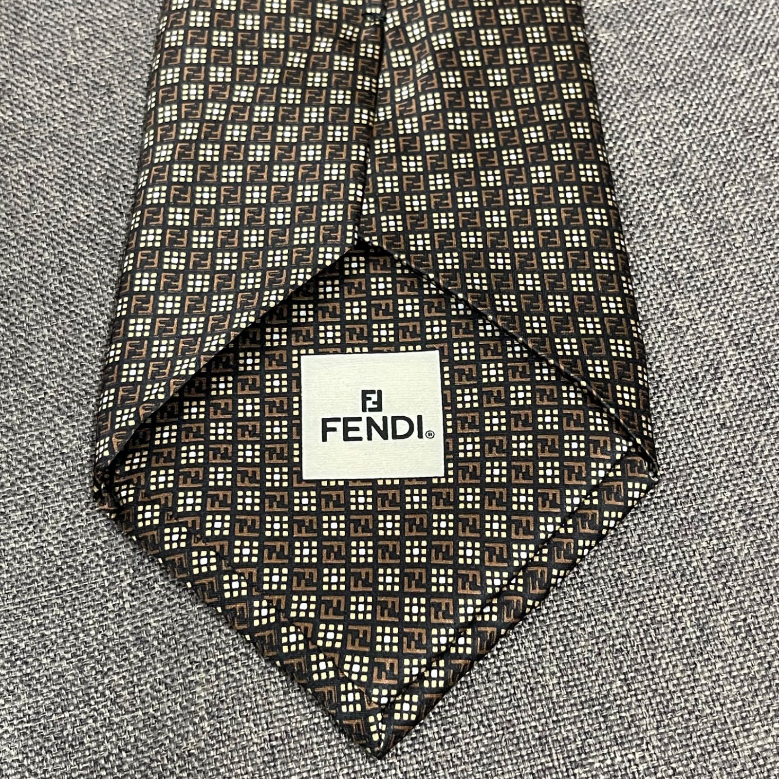 NPA】FENDI フェンディ ネクタイ 茶 - メルカリ