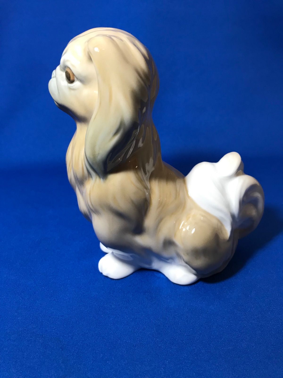 絶版品入手困難品 Lladro リヤドロ 4641「皇帝の抱き犬ペキニーズ