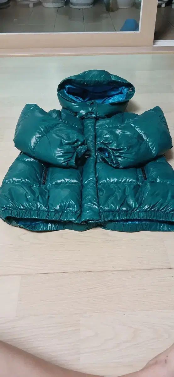 エメラルド ダウン アウター フード ダウン