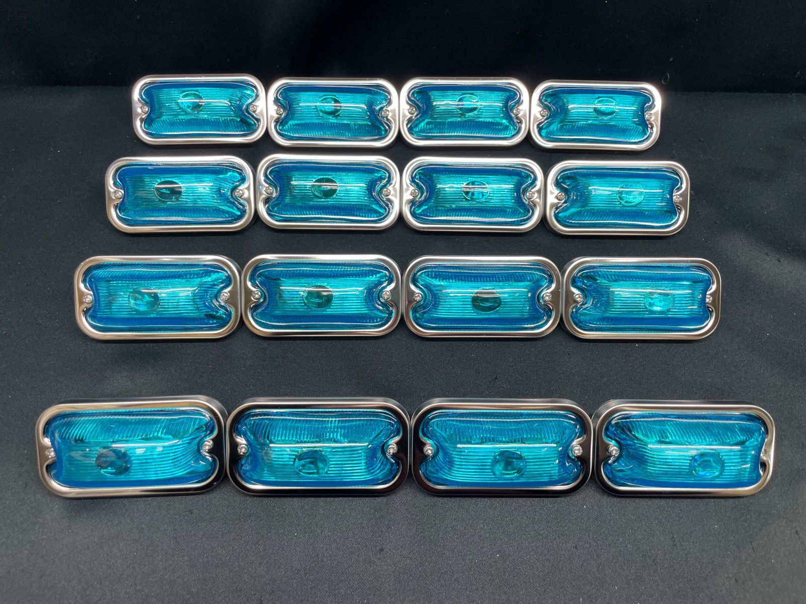 S-80DXデベソランプ 16個 スカイブルー 水色 でべそ角マーカー 板橋用品製作所 電球式 24V12W 樹脂 前開き レトロ デコトラ かまぼこ