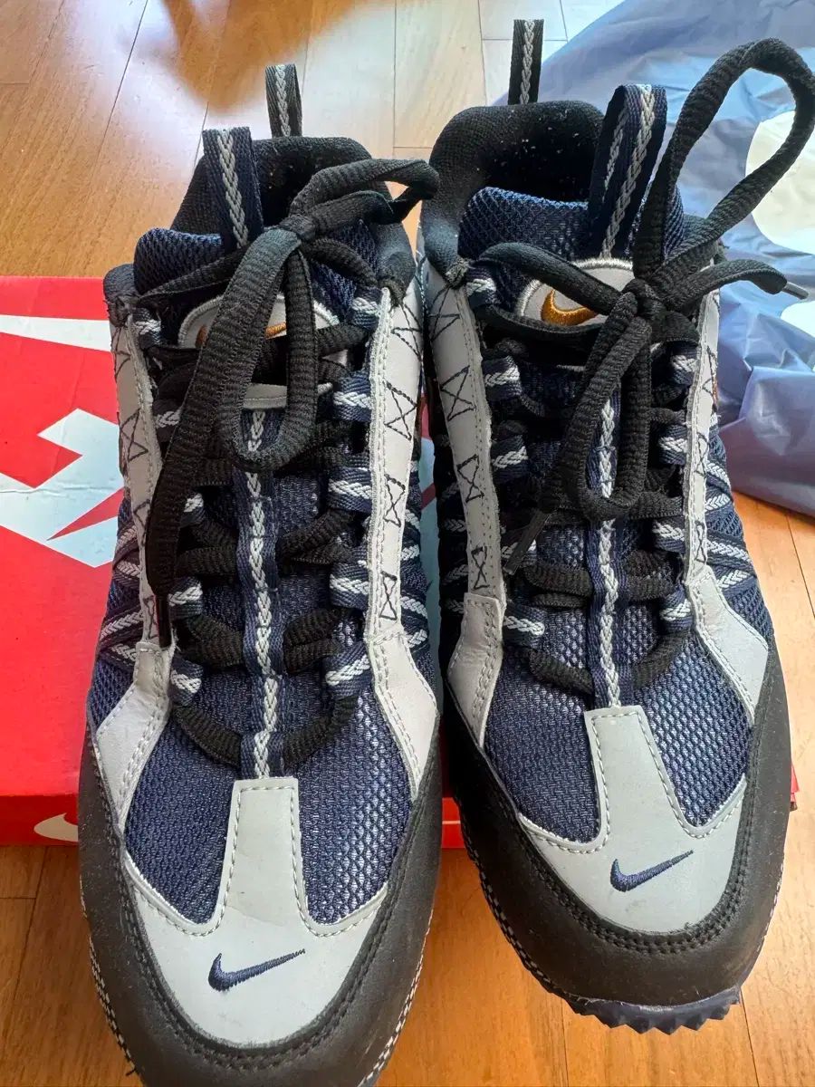 新作入荷!  NIKE ナイキ エア フマラ ミッドナイト ネイビー アン オブサディアン 265 サイズ シンプルな