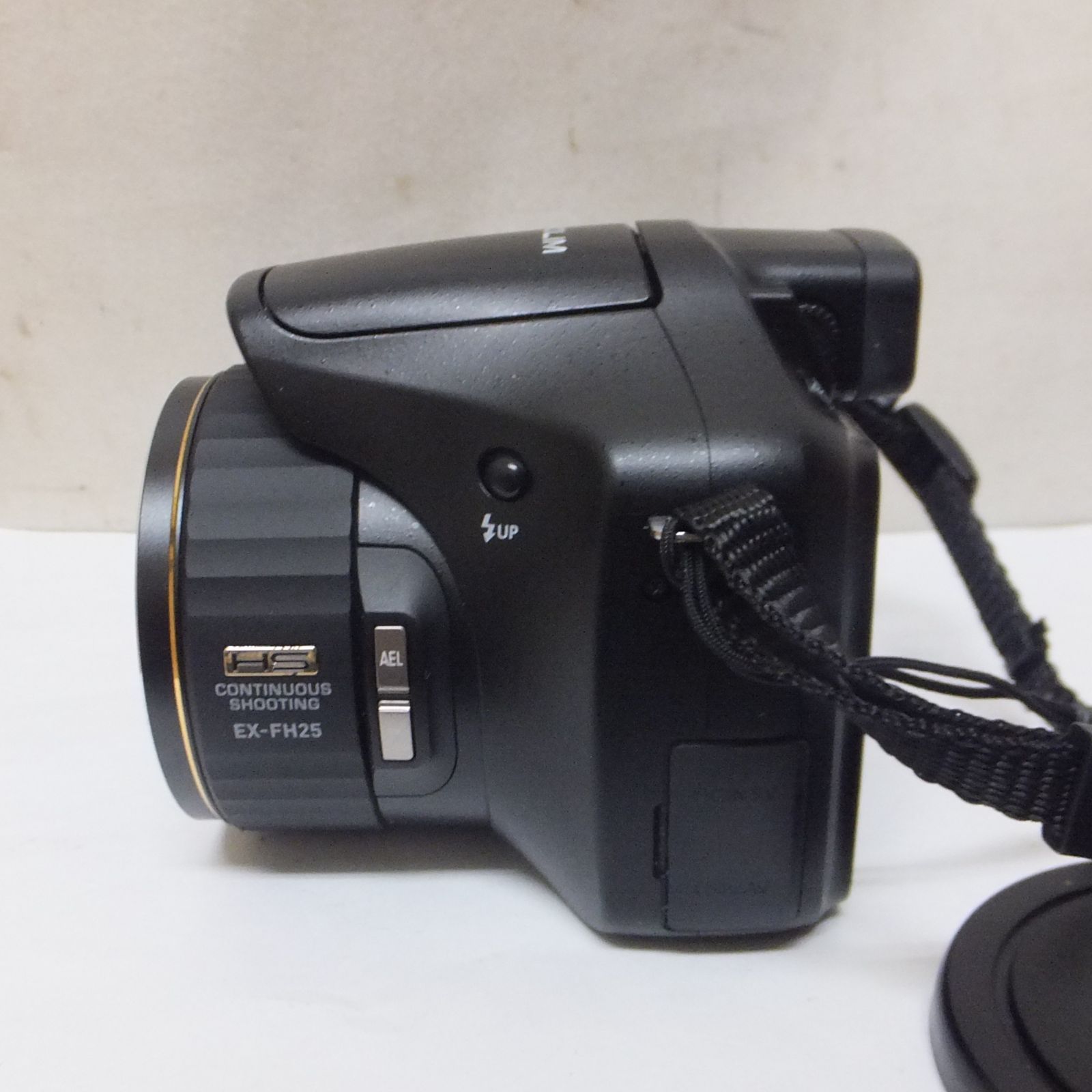 カシオCASIO EX-FH25 動作確認済　美品　単三電池式 カシオCASIO EX-FH25 動作確認済 美品 単三電池式