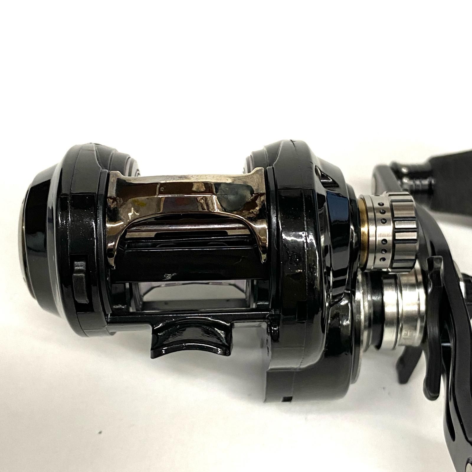 AbuGarcia - 【加古川店】 中古 AbuGarcia | アブガルシア リール レボSLC-IB7 カスタムハンドル 【ベイトリール/右ハンドル】 【86】 Abu Garcia アブガルシア ベイトリール REVO ALC-BF7｜中古釣具